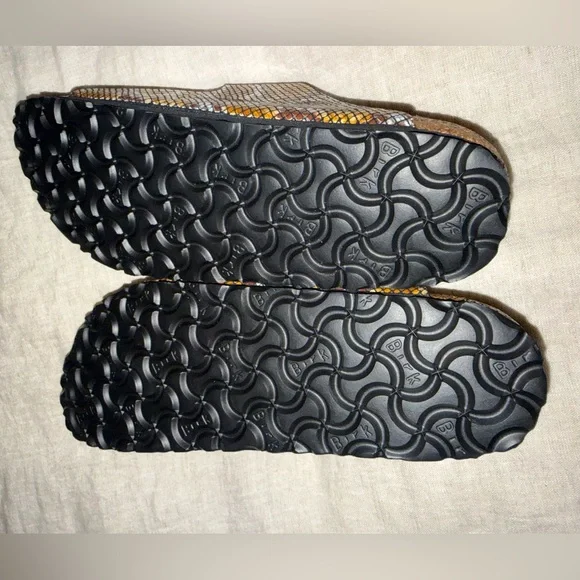 Birkenstock Arizona Gizeh Shiny Snake Animal Print Python Sandals - Picture 13 of 13